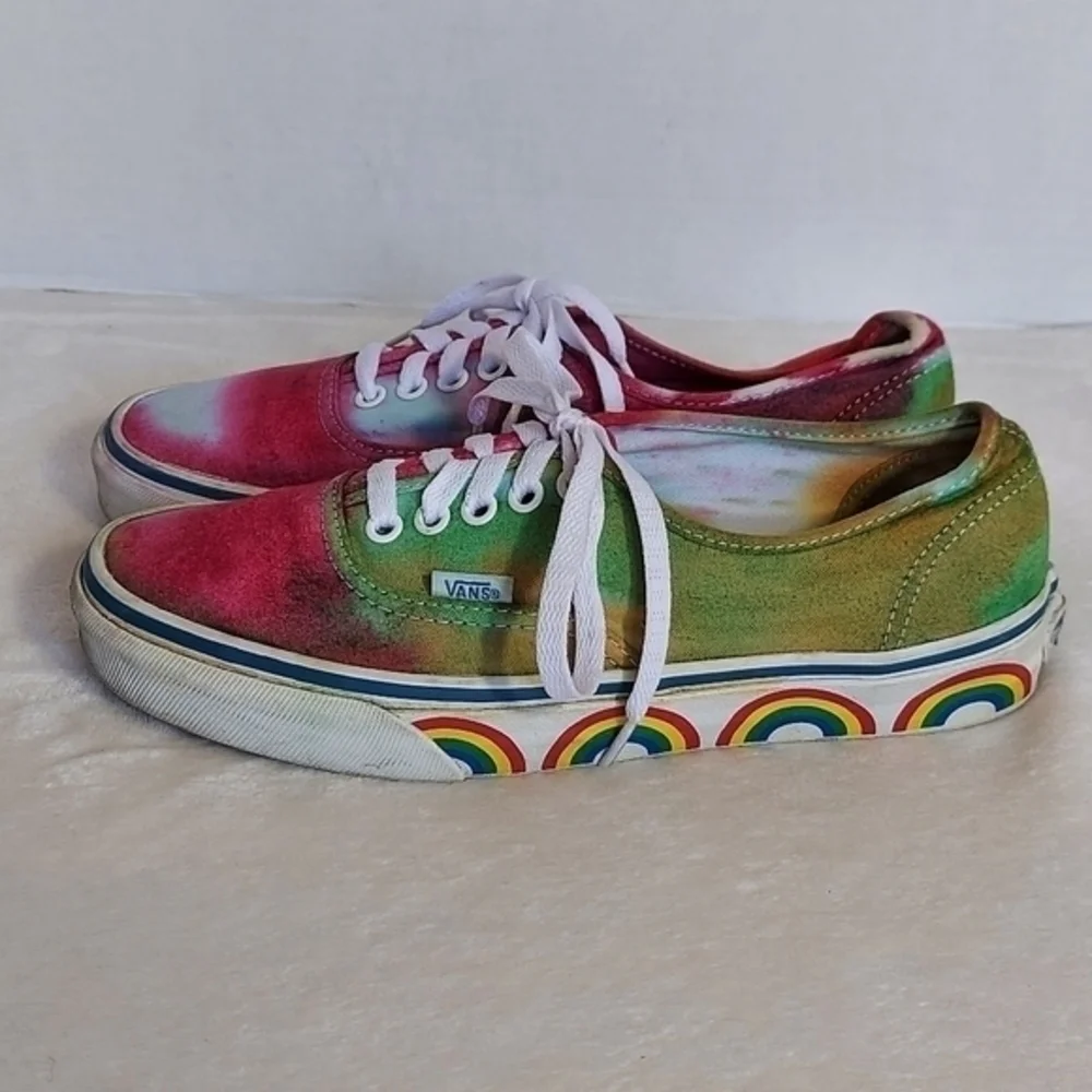 Vans  Red Green‎ Yellow Tie-Dye Rainbow Motif Decorates around the rim Sneakers